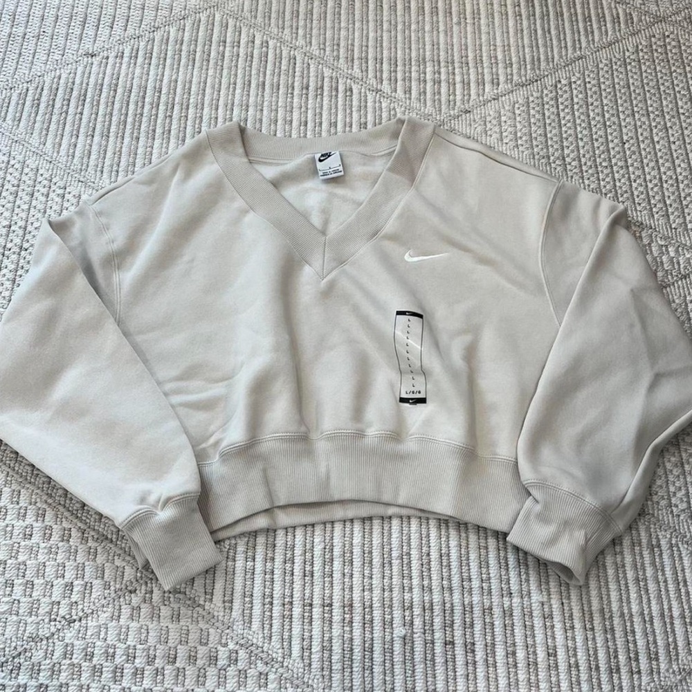 Nike Sportswear Phoenix Fleece Women's Cropped V-Neck Sweatshirt 
Size: Large - Picture 2 of 5
